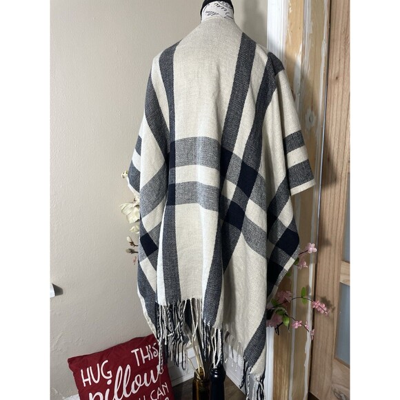 Banana Republic Shrug Shawl Wrap Sweater Cardigan Plaid Western Fringe One Size - Picture 6 of 7